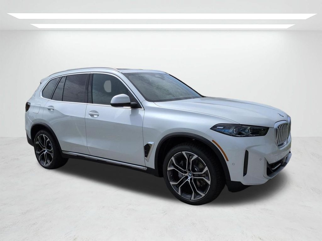 New 2026 White BMW xDrive40i image 2