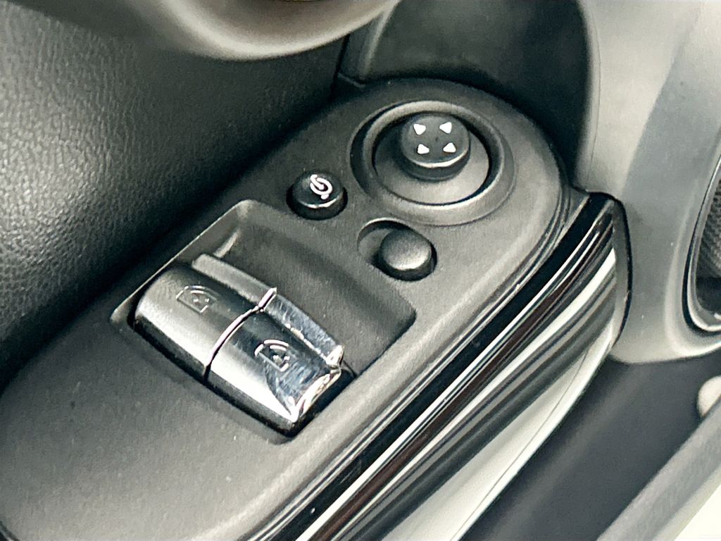 Thumbnail: 2019 MINI Cooper - 22