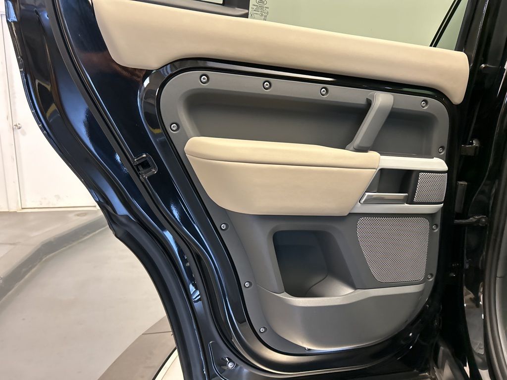 Thumbnail: 2024 Land Rover Defender - 24