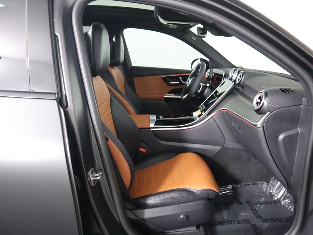 Thumbnail: 2025 Mercedes-Benz GLC - 22