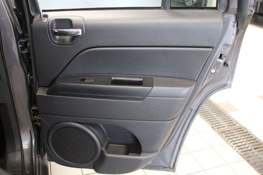 Thumbnail: 2016 Jeep Compass - 28