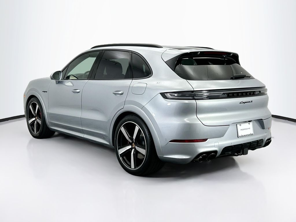 Thumbnail: 2026 Porsche Cayenne - 3