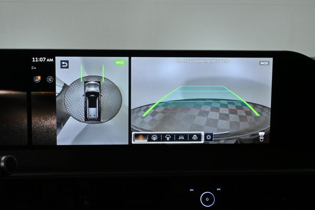 Thumbnail: 2025 INFINITI QX80 - 23