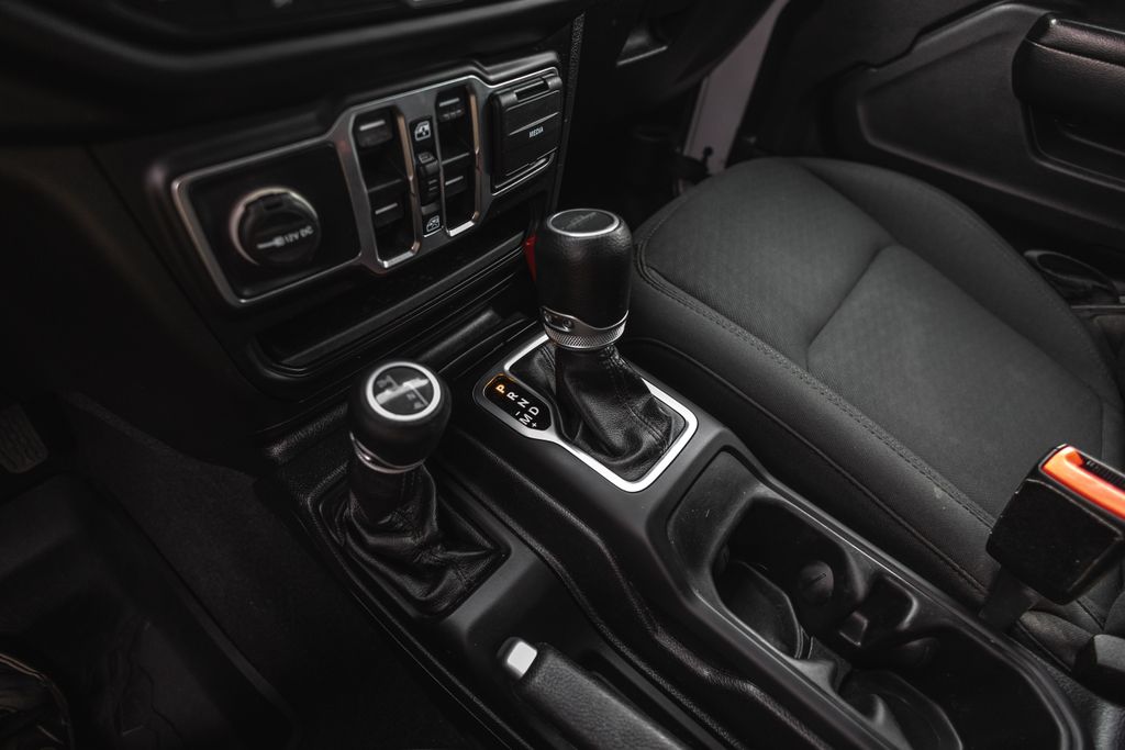 2020 Jeep Gladiator Sport thumbnail 27