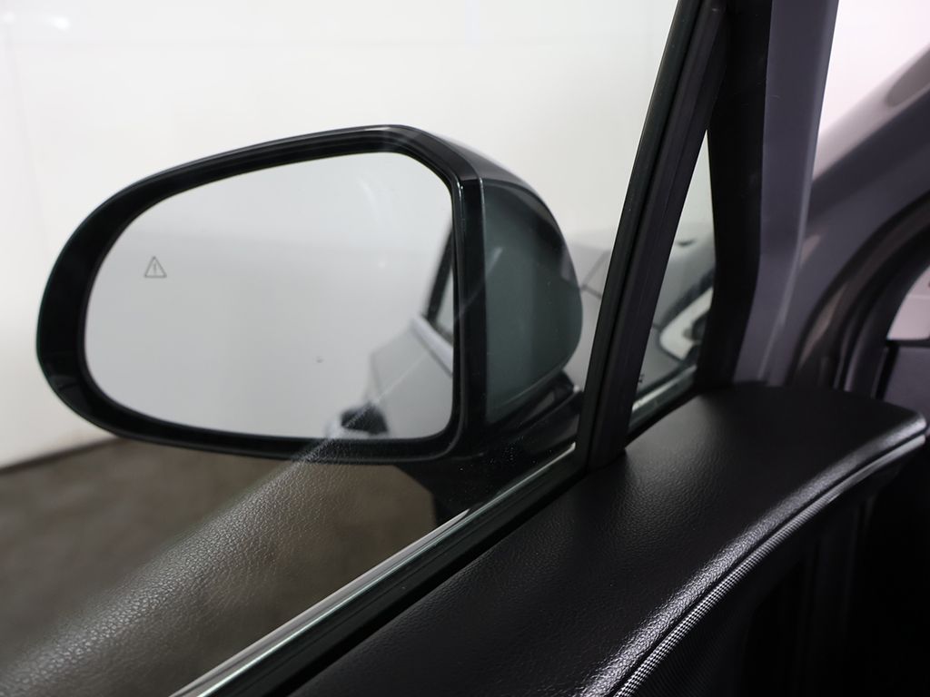 Used 2023 Gray Hyundai SEL image 37
