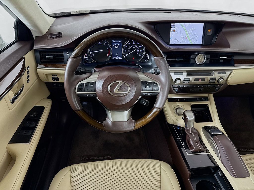Thumbnail: 2017 Lexus ES - 23