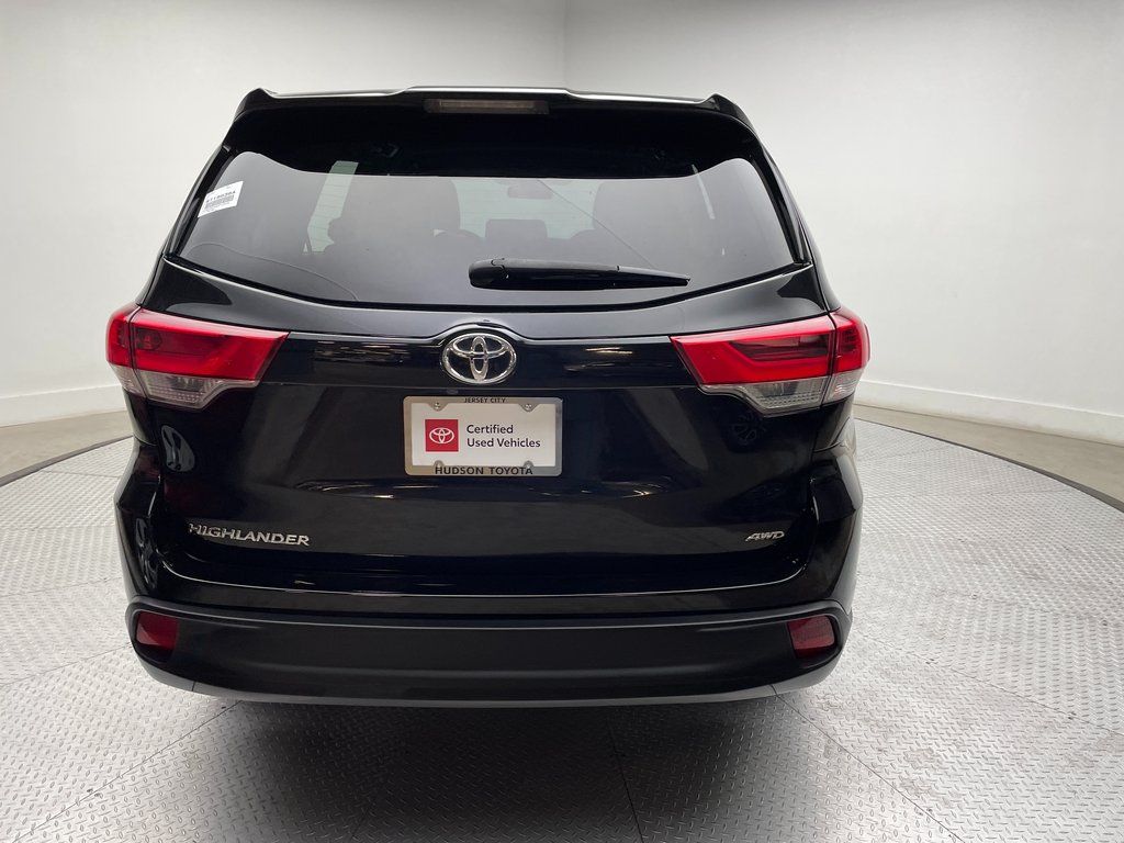 Thumbnail: 2019 Toyota Highlander - 6