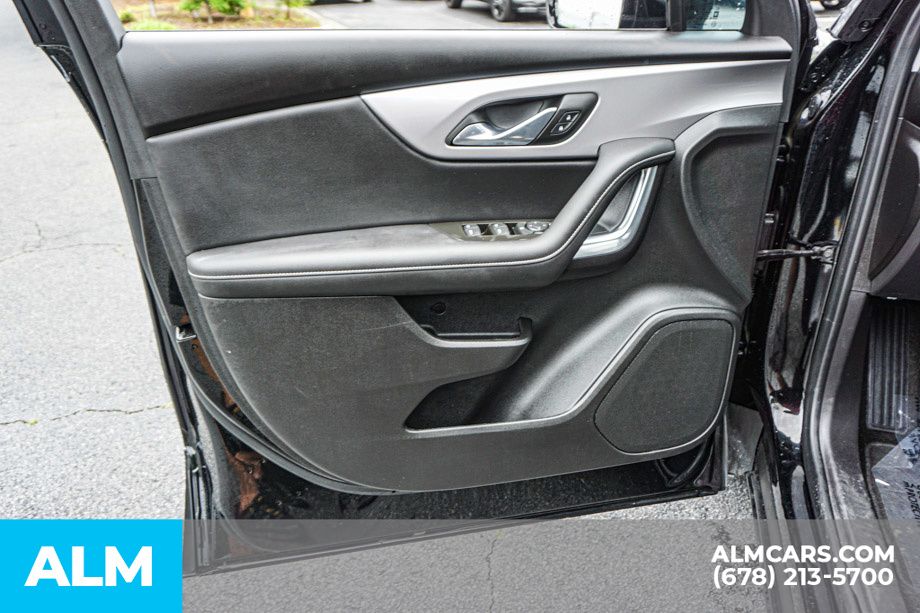 Used 2025 Black Chevrolet LT image 47