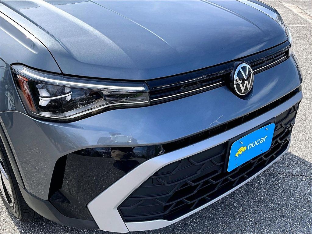 2025 Volkswagen Taos — photo 32
