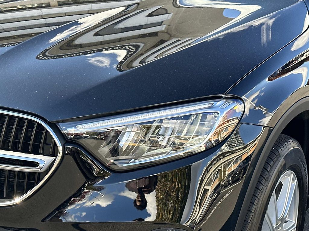 Thumbnail: 2023 Mercedes-Benz GLC - 2