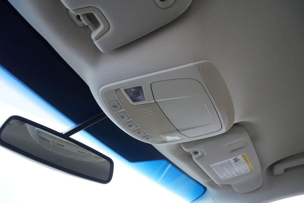 Thumbnail: 2015 Ford Edge - 21