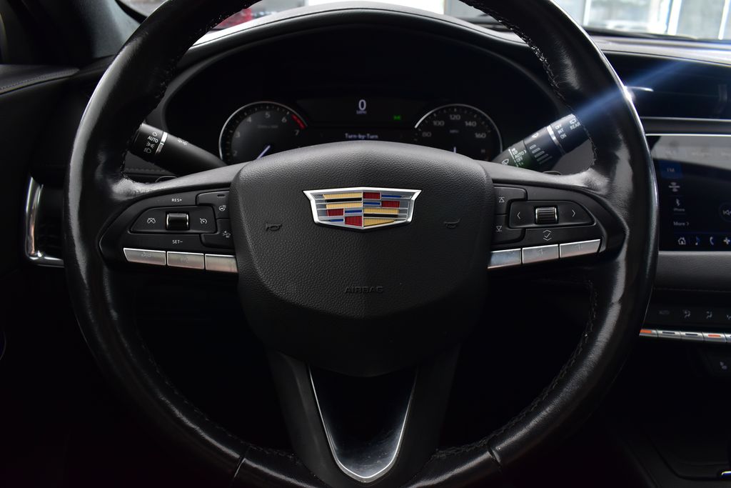 Thumbnail: 2020 Cadillac XT4 - 14