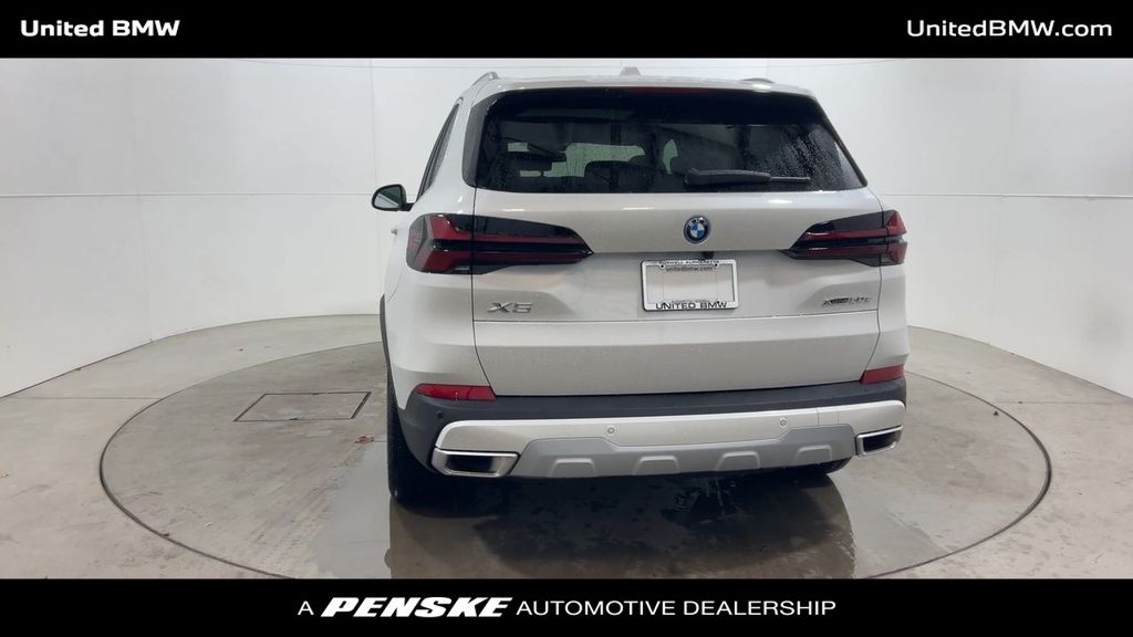 2025 BMW X5 xDrive50e 7