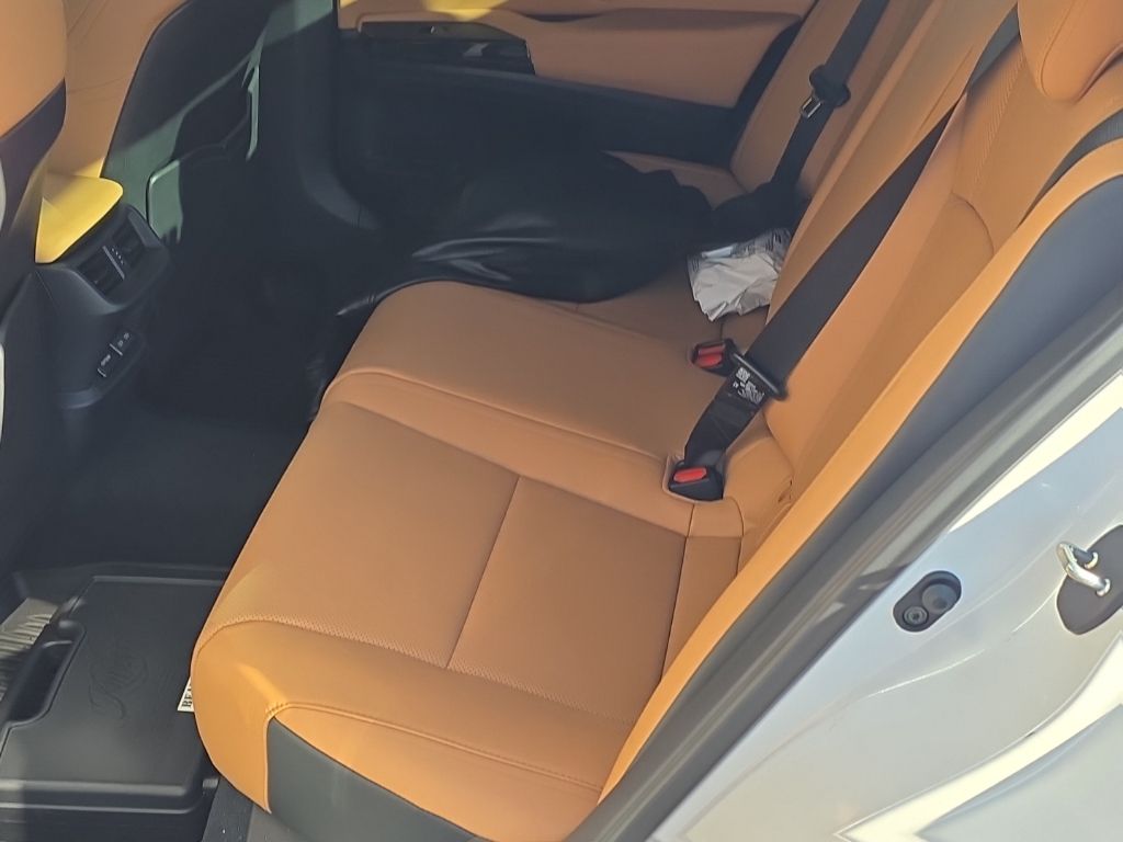 Thumbnail: 2025 Lexus ES - 8