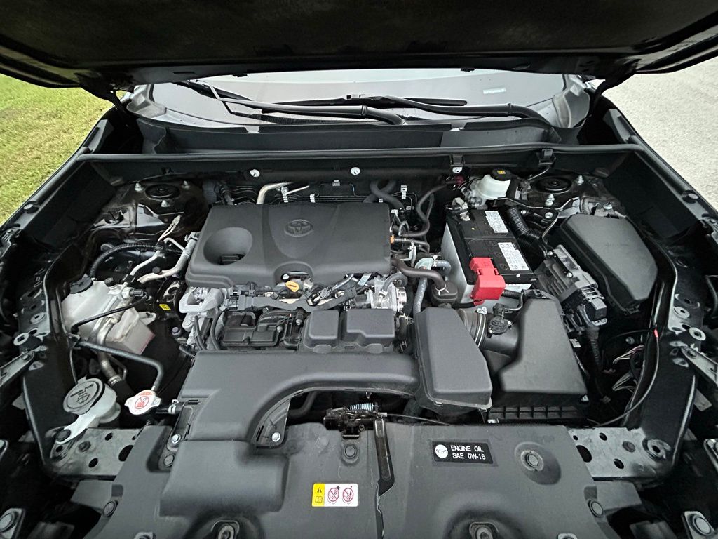 Thumbnail: 2022 Toyota RAV4 - 9