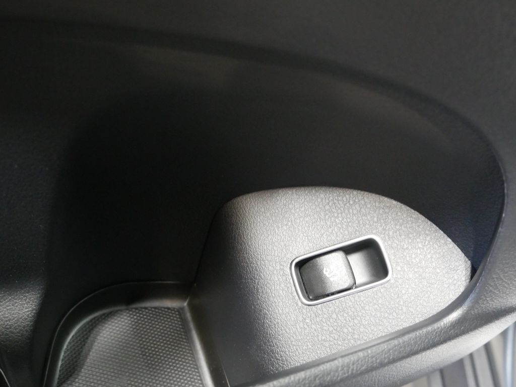 Thumbnail: 2026 Mercedes-Benz GLE - 19