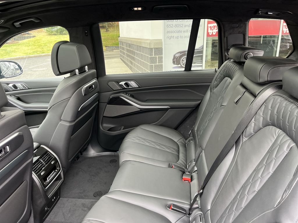 Thumbnail: 2026 BMW X7 - 23