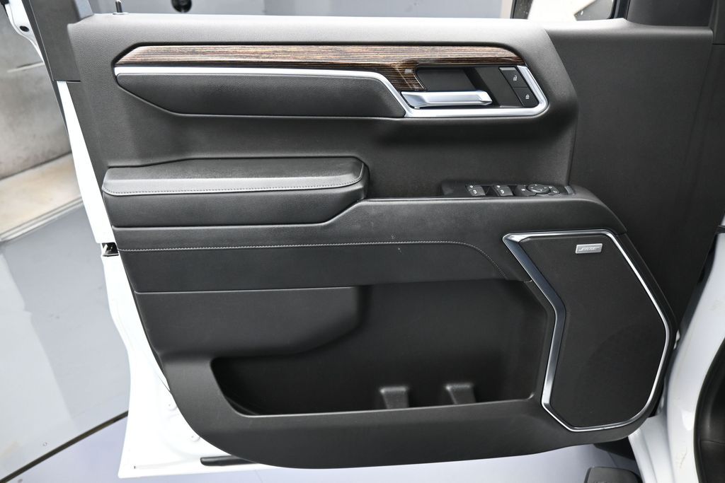 Used 2023 Summit White GMC Elevation image 12