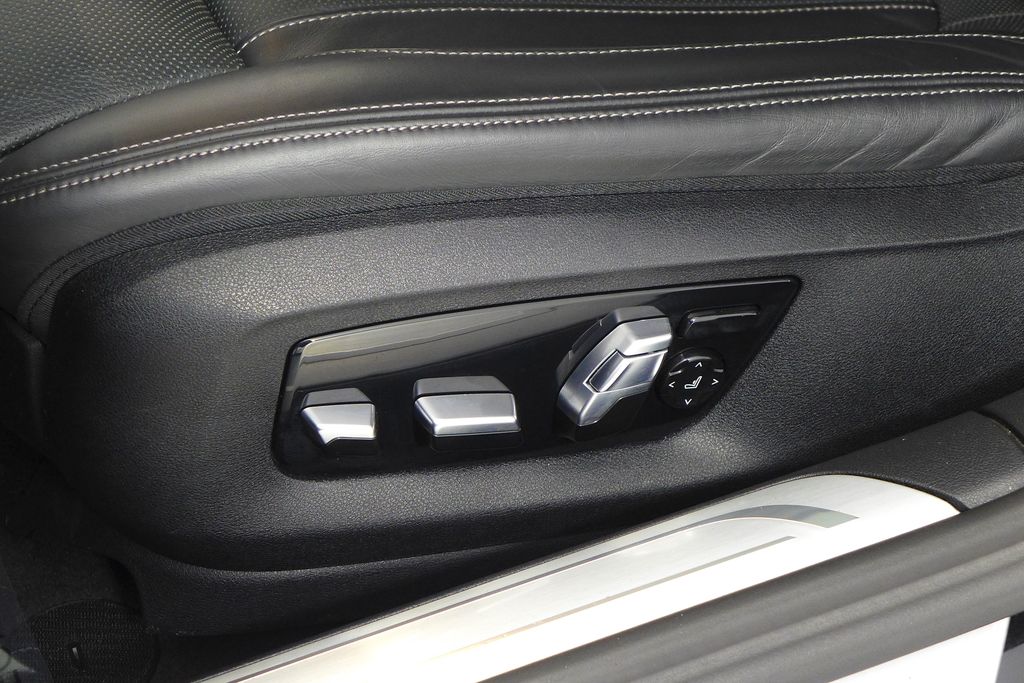 Thumbnail: 2022 BMW 7 Series - 22