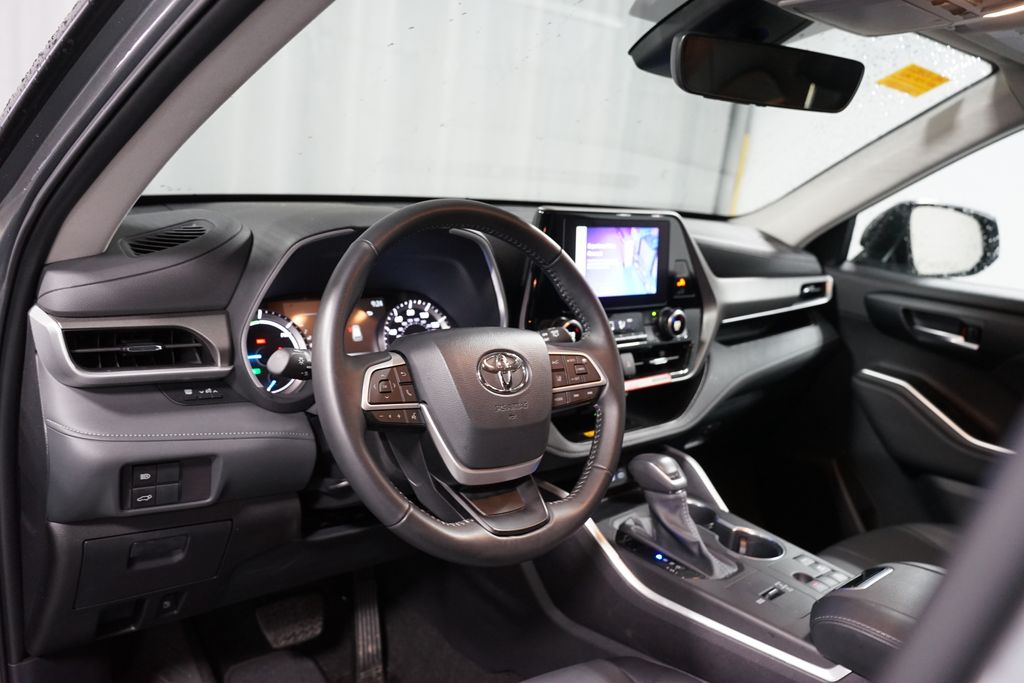 Thumbnail: 2025 Toyota Highlander - 7