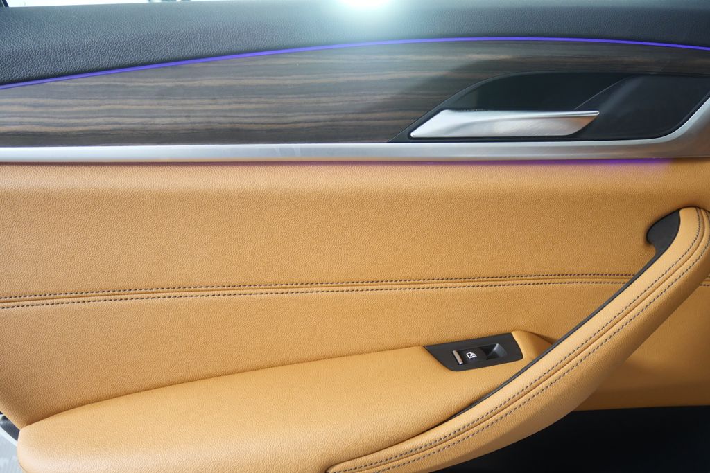 Thumbnail: 2023 BMW 5 Series - 13