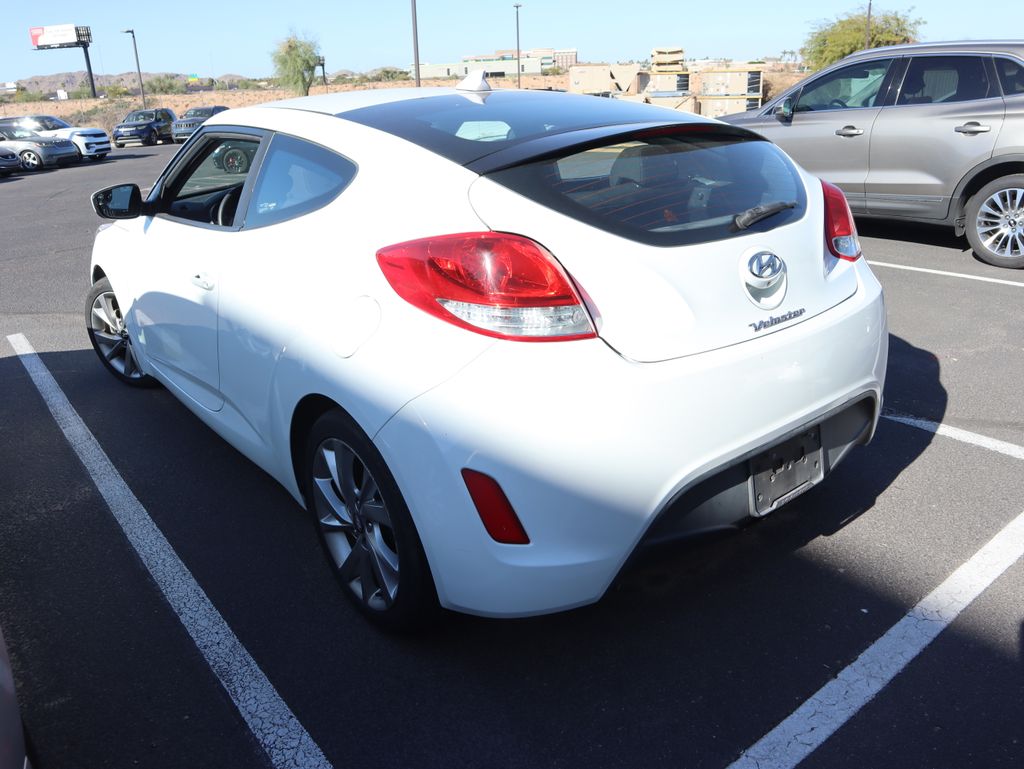 Thumbnail: 2016 Hyundai Veloster - 2