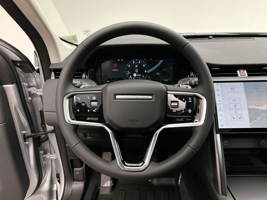Thumbnail: 2025 Land Rover Discovery Sport - 14