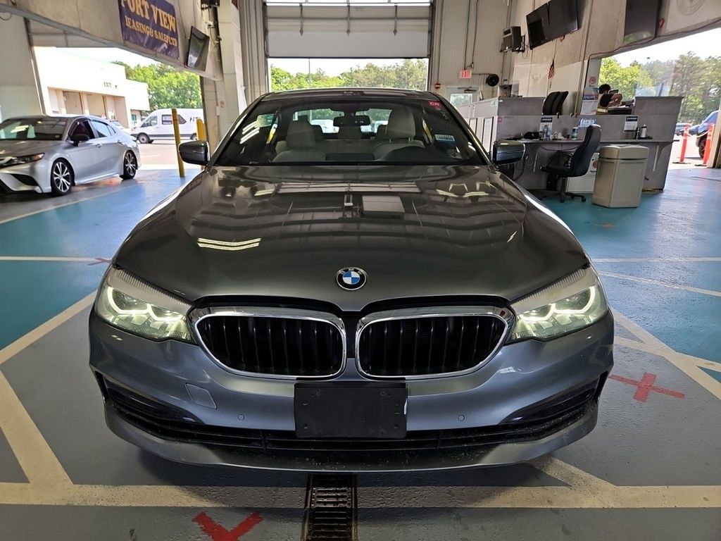 Used 2018 Blue BMW 530i xDrive image 2