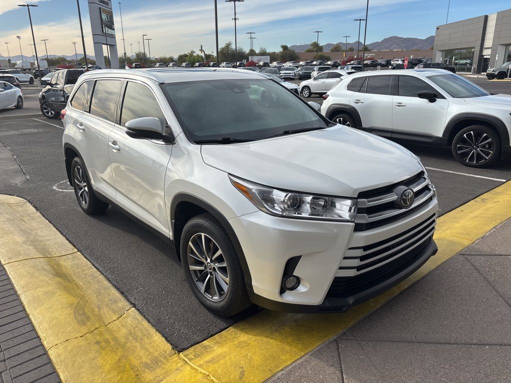 2019 Toyota Highlander XLE 3