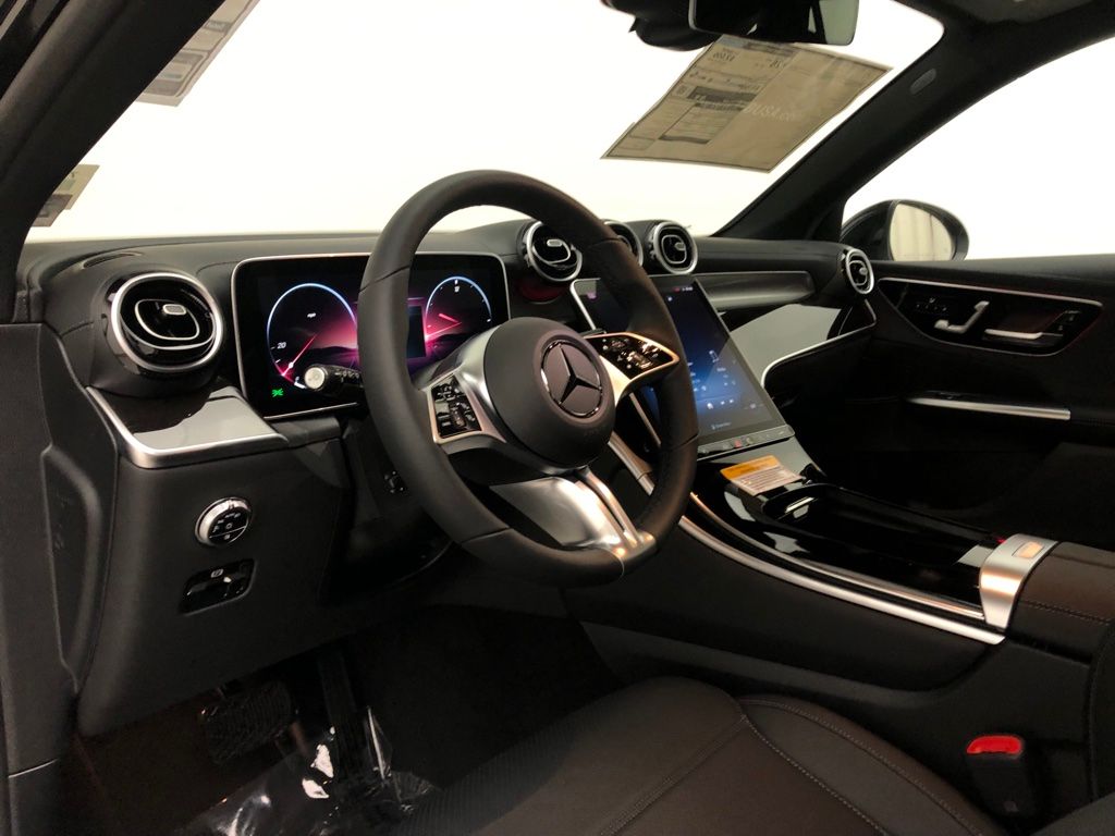 2023 Mercedes-Benz GLC 300 7