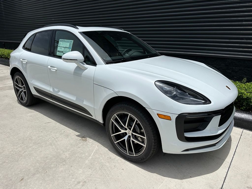 Thumbnail: 2026 Porsche Macan - 12