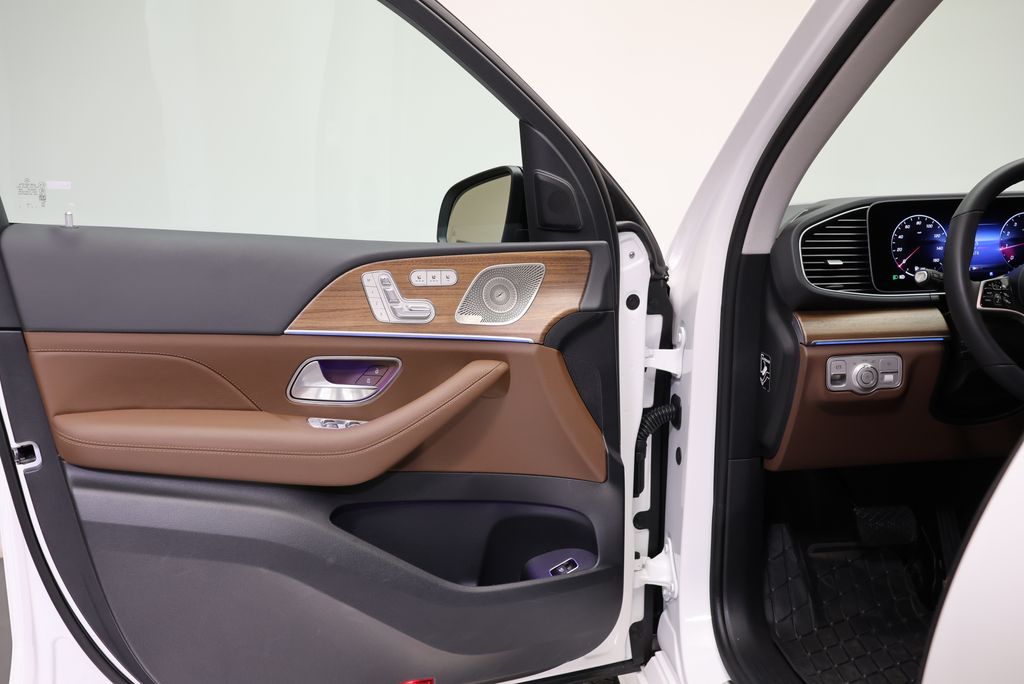 Thumbnail: 2026 Mercedes-Benz GLE - 32