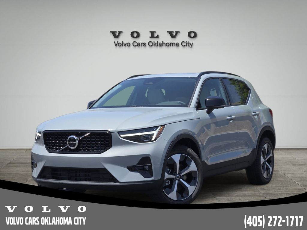 2026 Volvo XC40 B5 Plus Dark AWD's photo