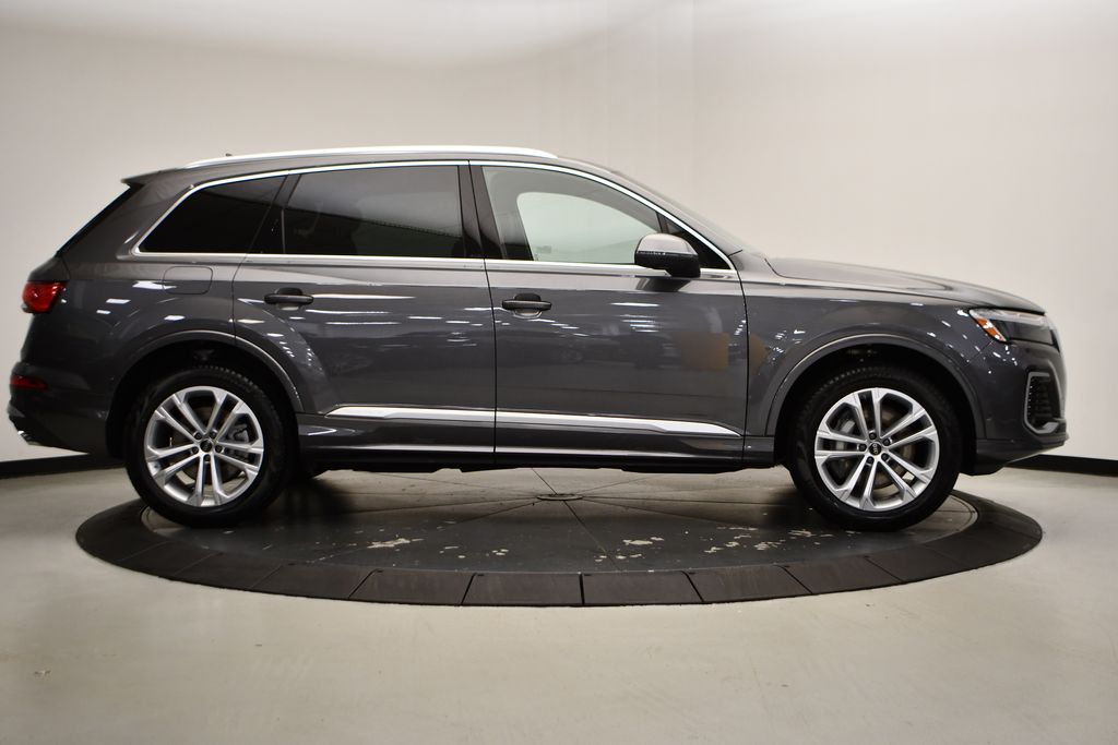 2025 Audi Q7  6