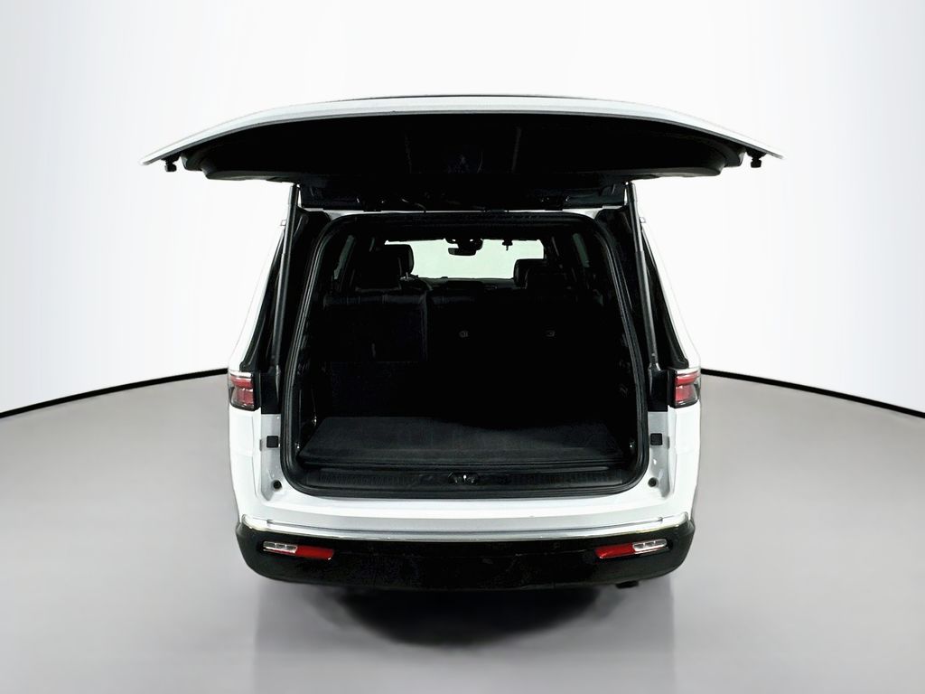 JeepWagoneer29