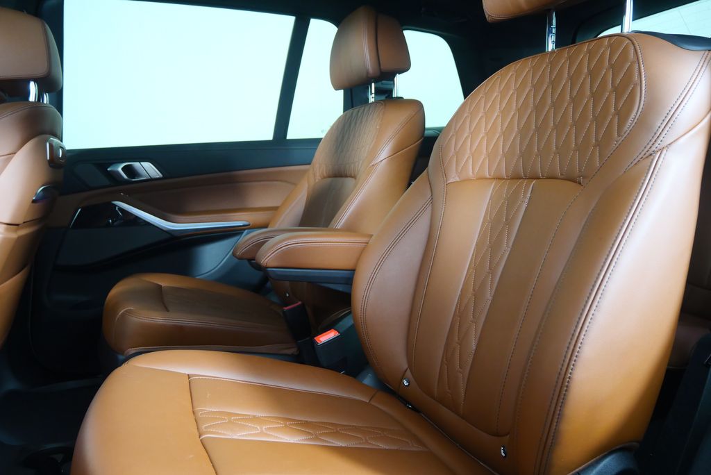 Thumbnail: 2024 BMW X7 - 16