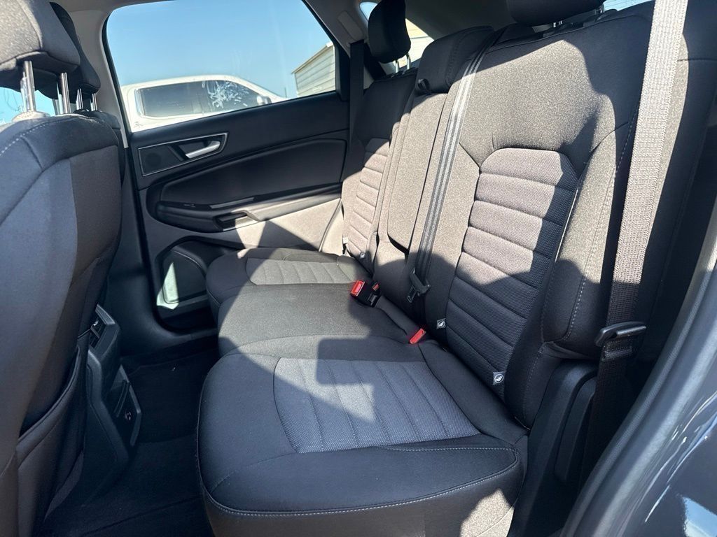 2021 Ford Edge SE Gray at Autostrade