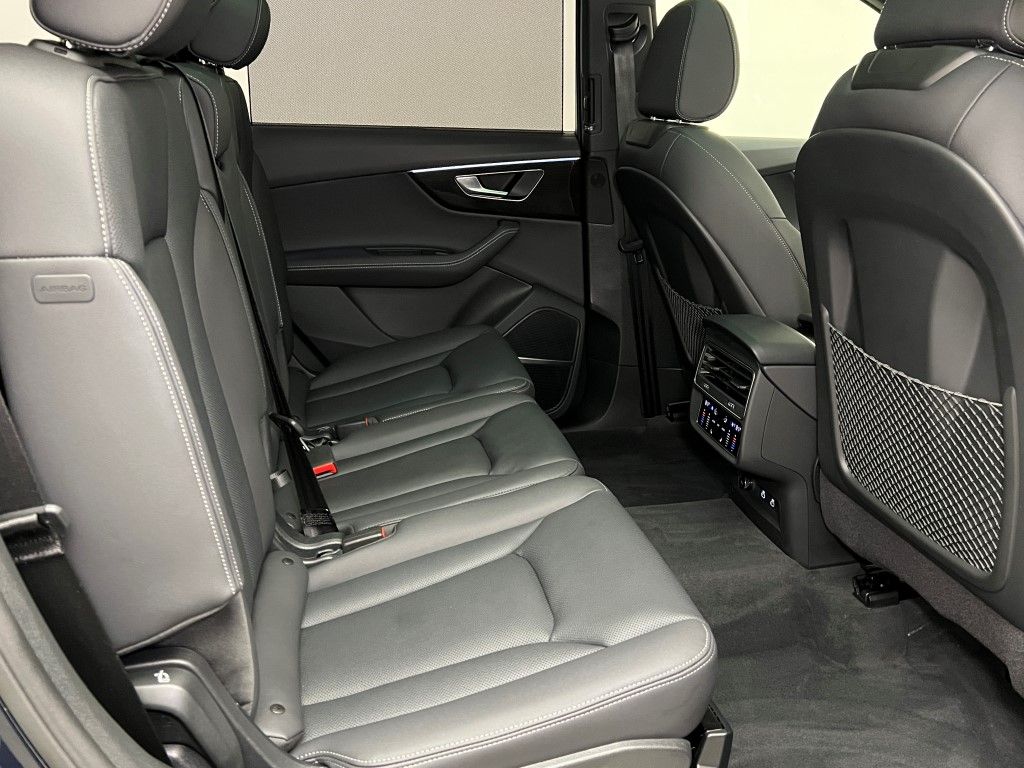 Thumbnail: 2025 Audi Q7 - 17