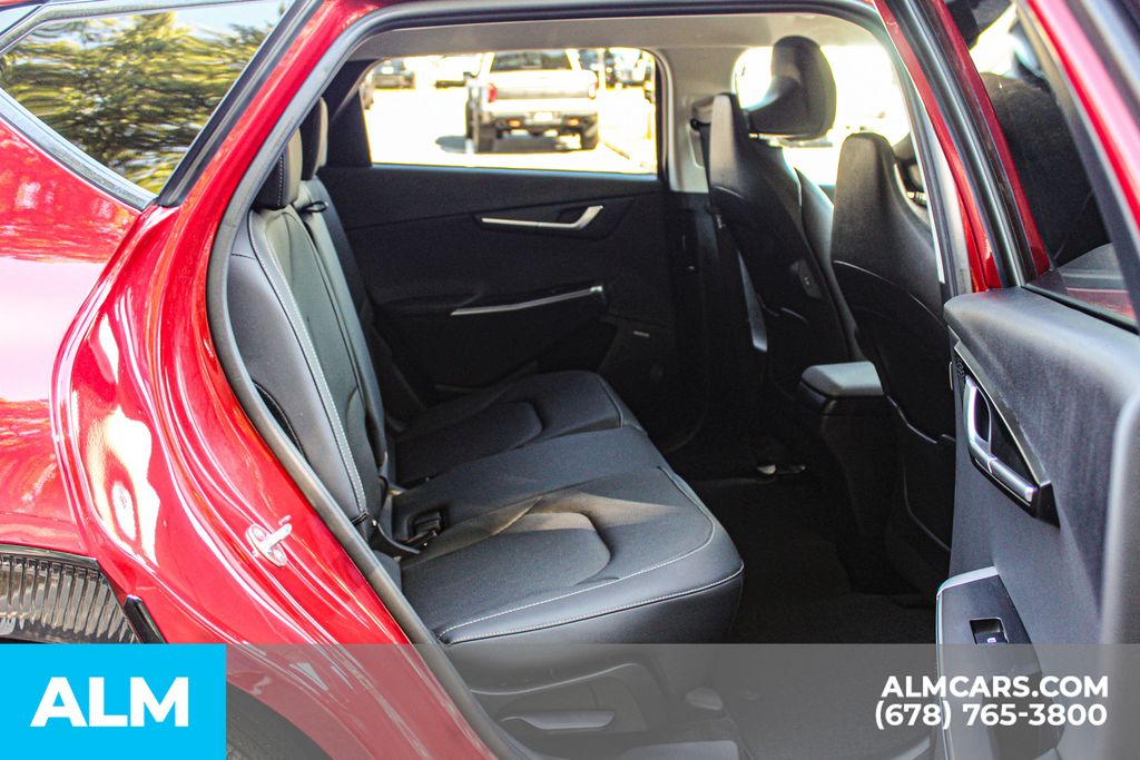 Used 2023 Red Kia Wind image 19
