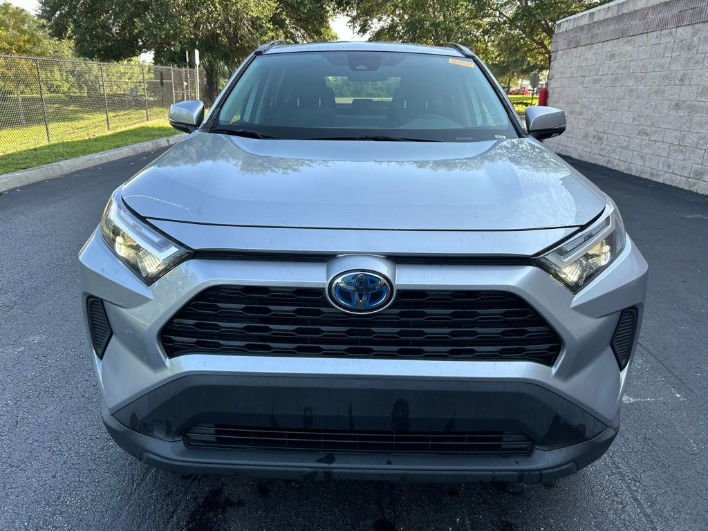 Thumbnail: 2022 Toyota RAV4 - 8