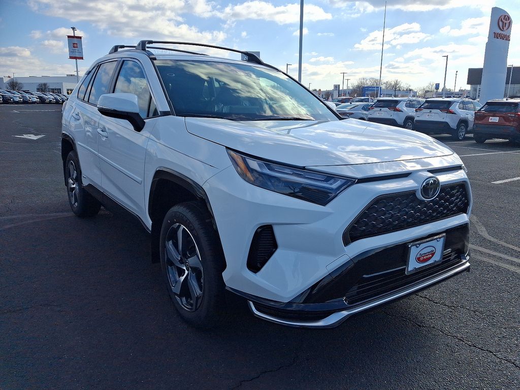 2025 Toyota RAV4 SE 2