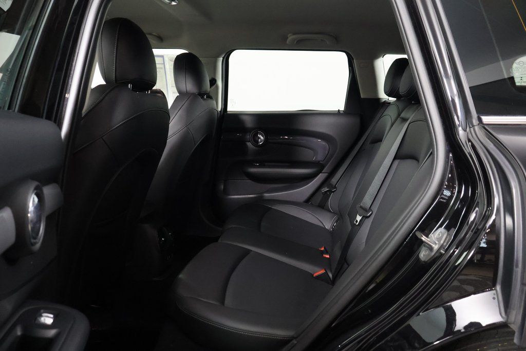 Thumbnail: 2020 MINI Cooper Clubman - 11