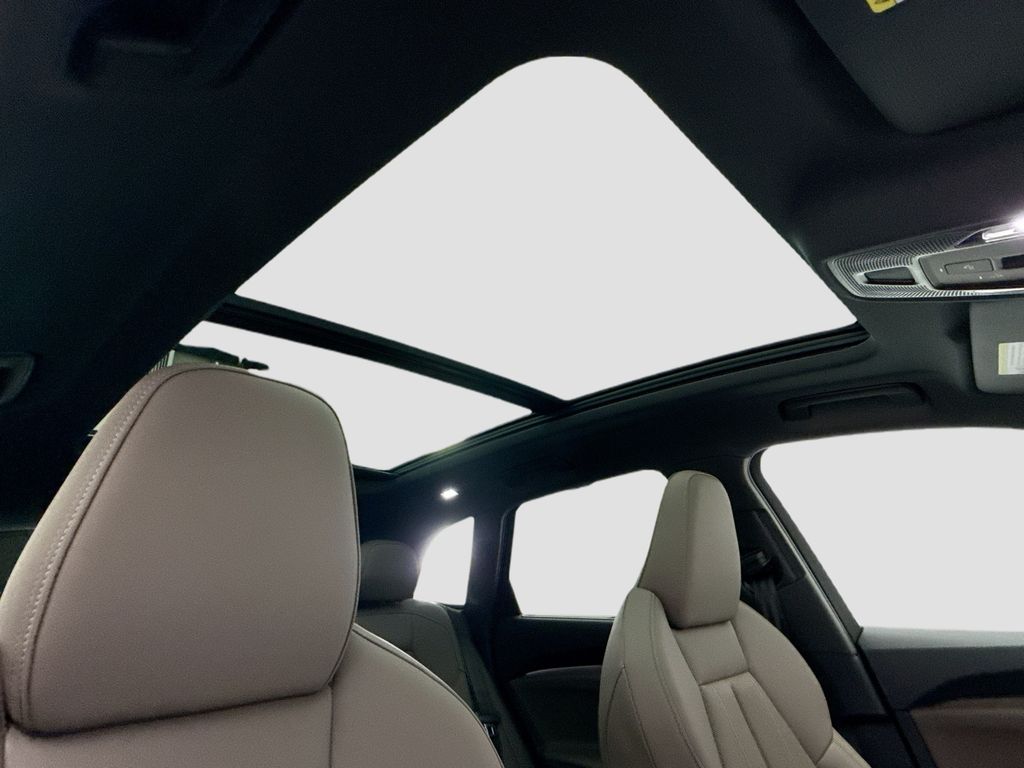 Thumbnail: 2025 Audi Q5 - 18