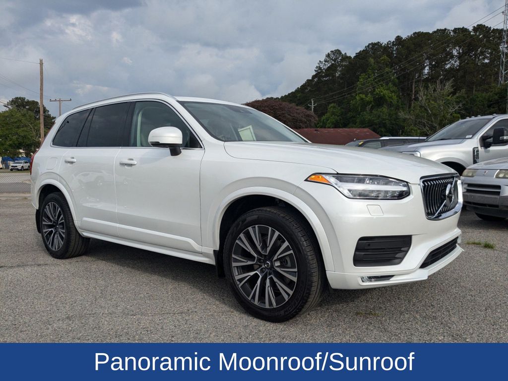 2022 Volvo XC90 T5 Momentum