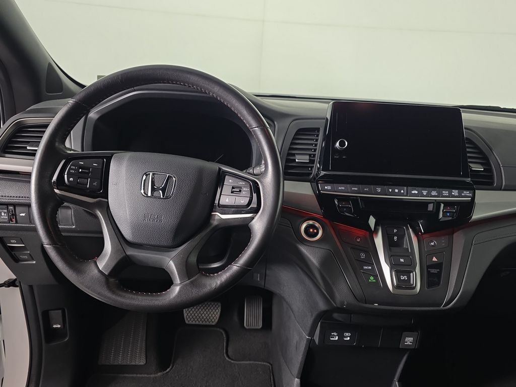 Certified Used 2025  Honda Sport-L image 9