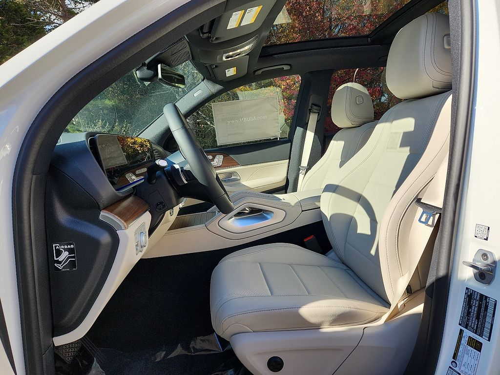 Thumbnail: 2026 Mercedes-Benz GLE - 9