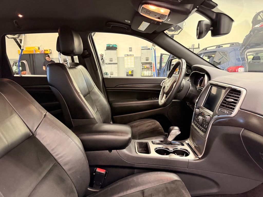 Thumbnail: 2018 Jeep Grand Cherokee - 30
