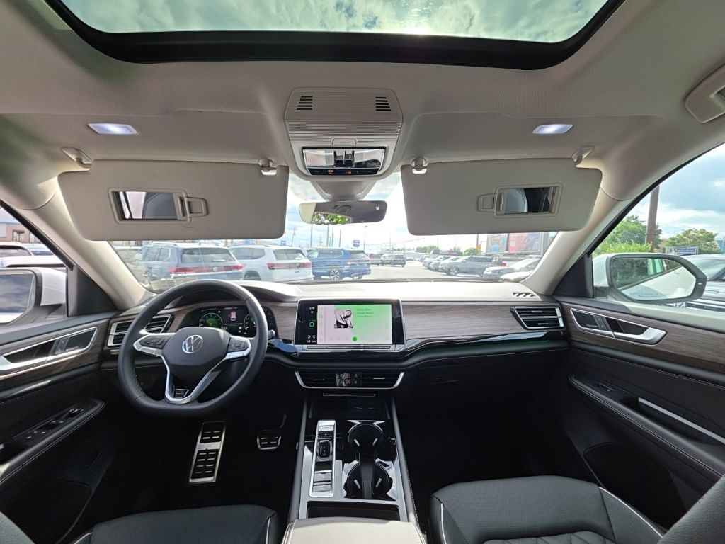 2026 Volkswagen Atlas 2.0T SEL Premium R-Line White/off-white at Auto Express Mitsubishi