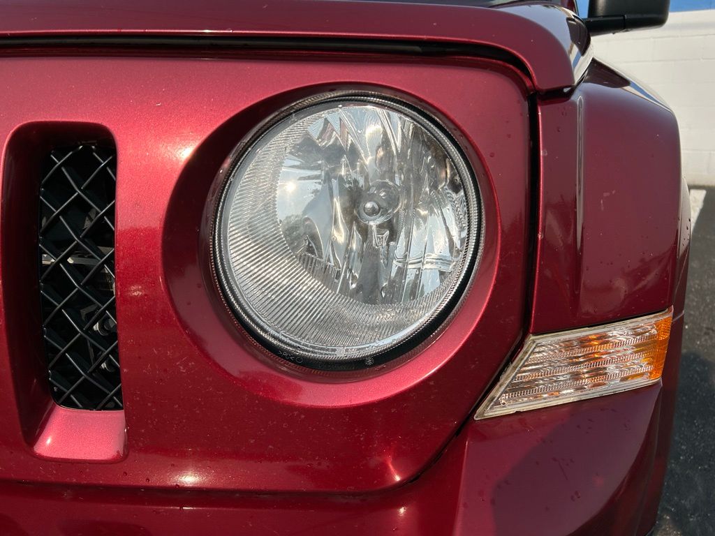 Thumbnail: 2014 Jeep Patriot - 9
