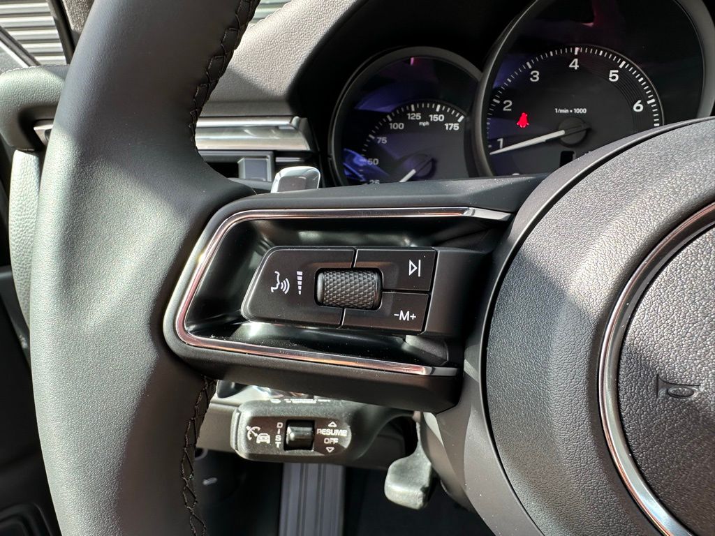 Thumbnail: 2026 Porsche Macan - 16